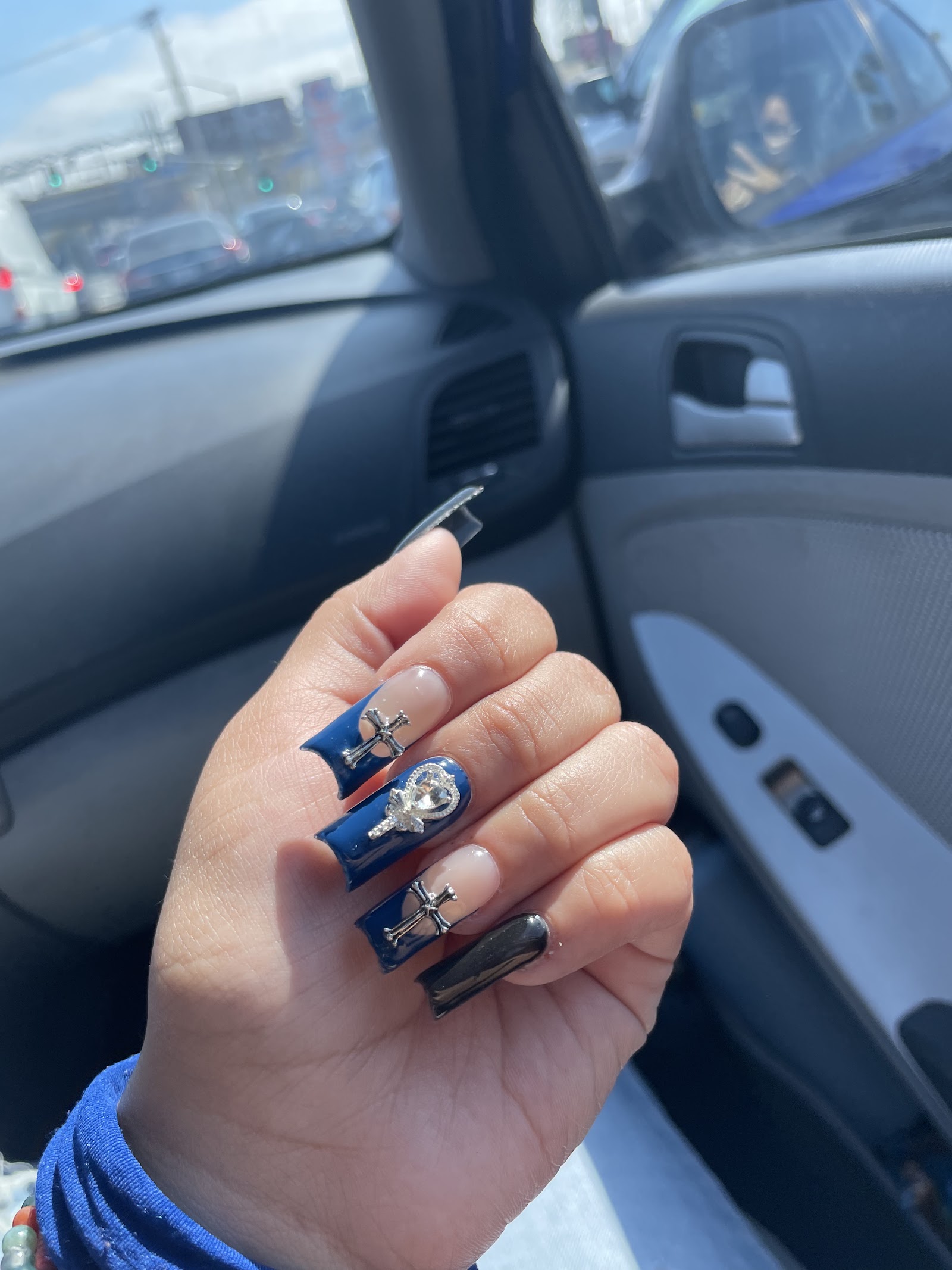 Maqbul Beauty nail photo 5