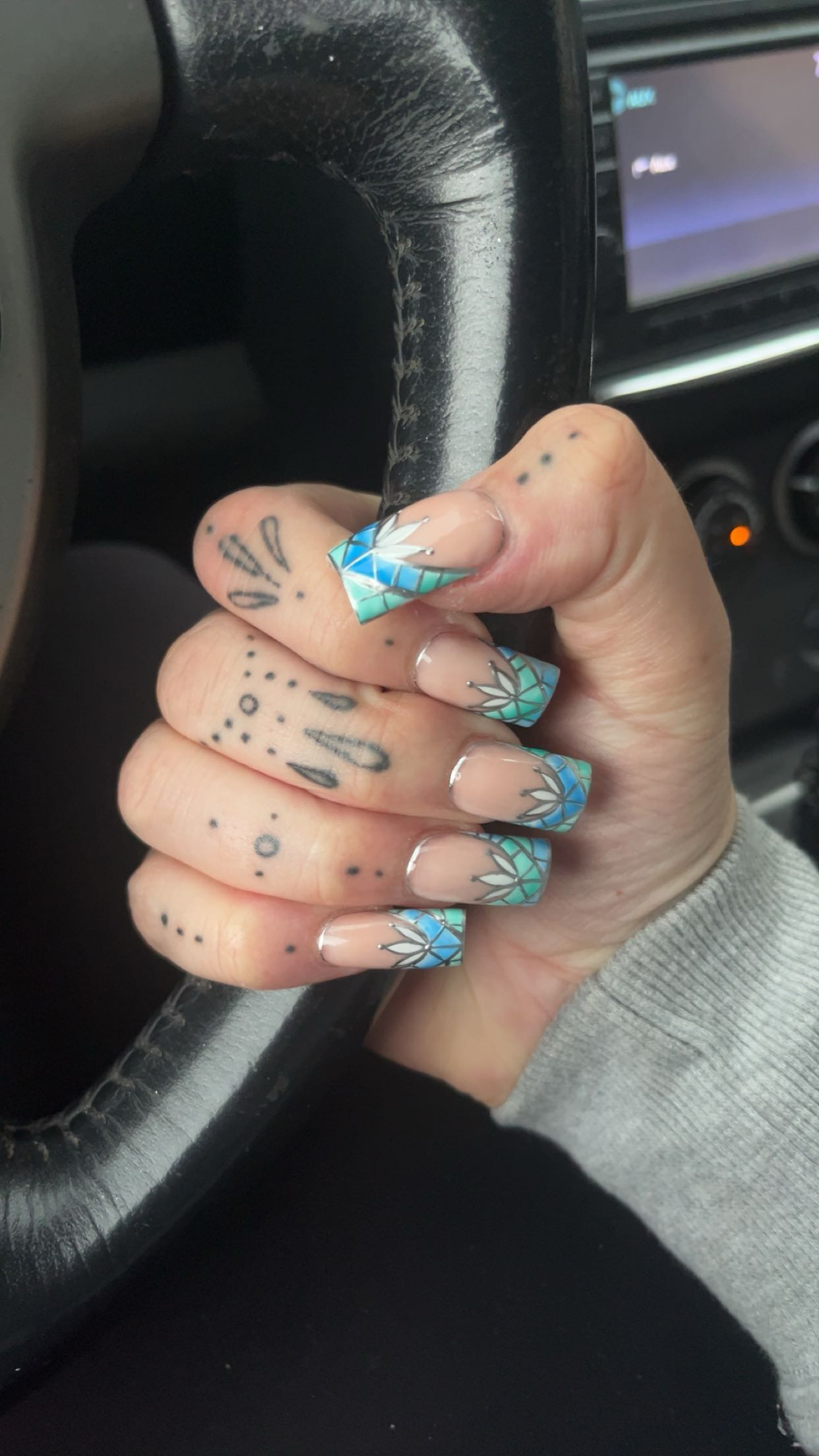Maqbul Beauty nail photo 7